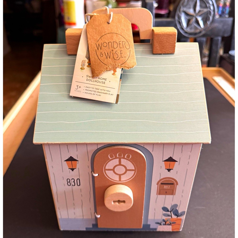 Wonder & Wise Sweet Home Portable Wooden Dollhouse Carry Case Educational NWT